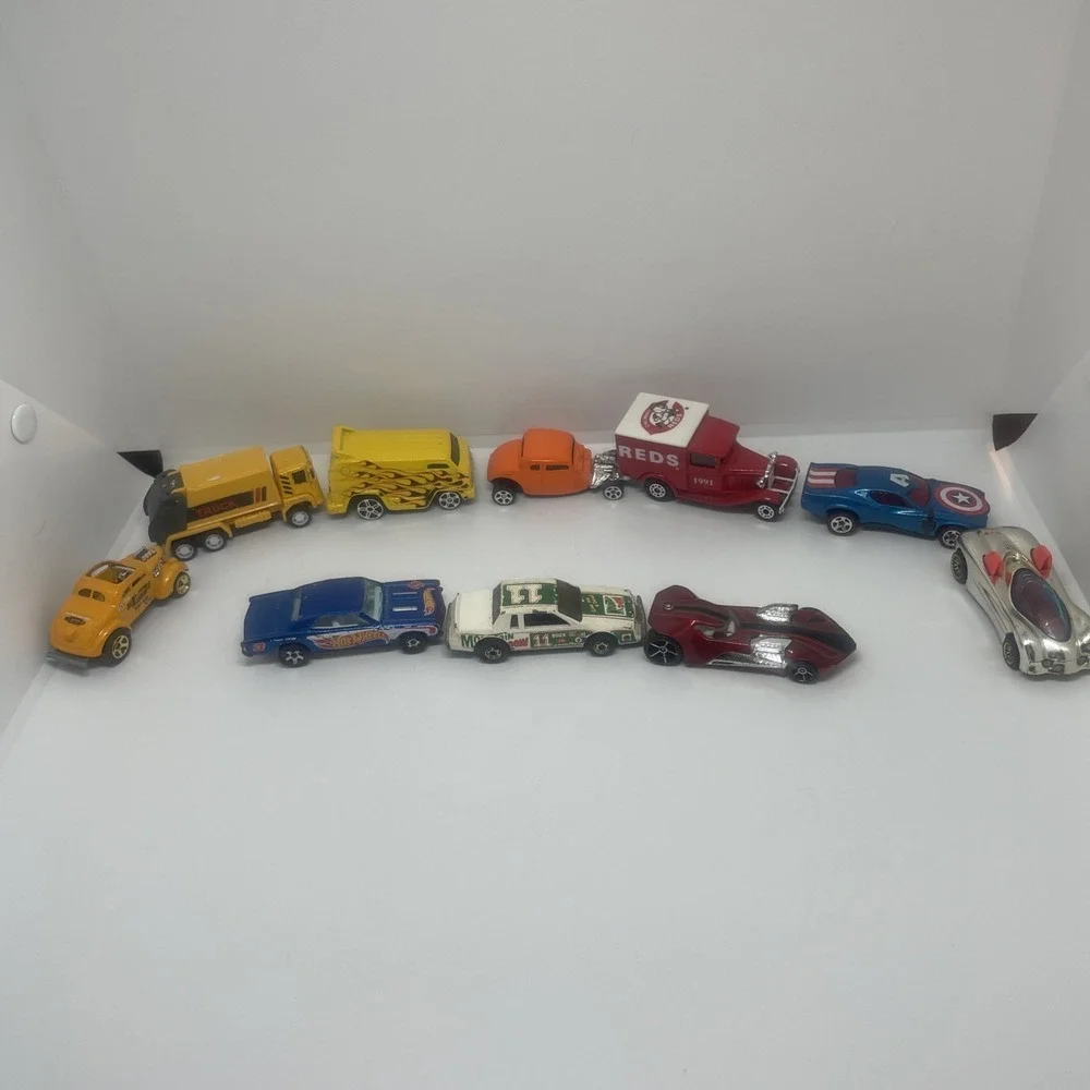 Lot‎ Of 10 toy cars various brands & conditions HOT-WHEELS MAISTO